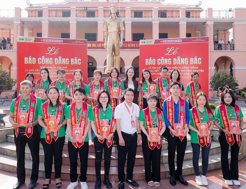 Gala-ket-noi-nhung-trai-tim-tinh-nguyen-VNV-lan-VIII 6