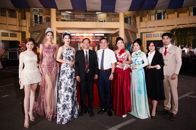 hoa-hau-loan-vuong-1