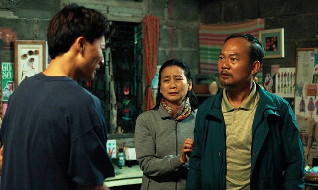 khan-gia-noi-gi-sau-2-tuan-phim-lat-mat-8-cong-chieu-tai-rap-tgnguoinoitieng 5