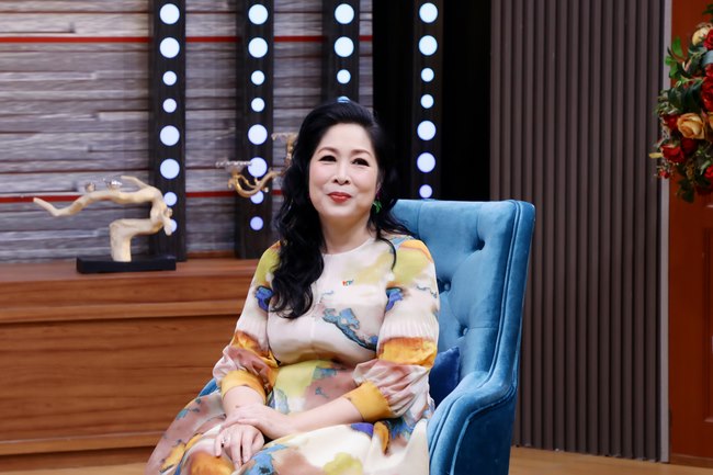 nsnd-hong-van-ngac-nhien-truoc-su-dong-dieu-cua-cap-doi-minh-anh--phuong-trinh