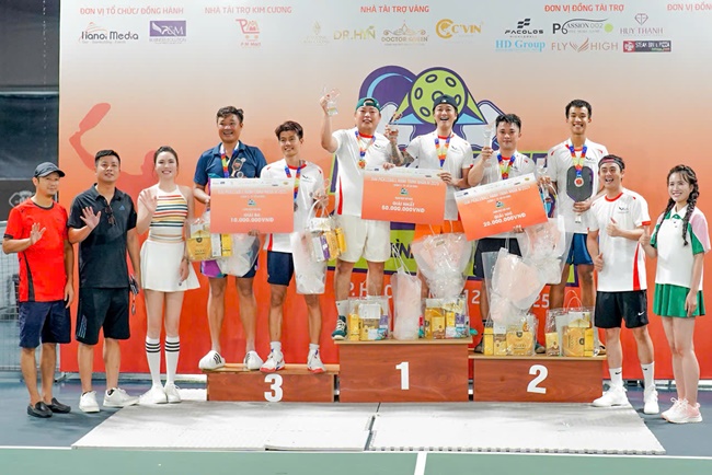 Hàng trăm vận động viên hội tụ tại Pickleball Hành trình nhân ái 2025 ở TP.HCM