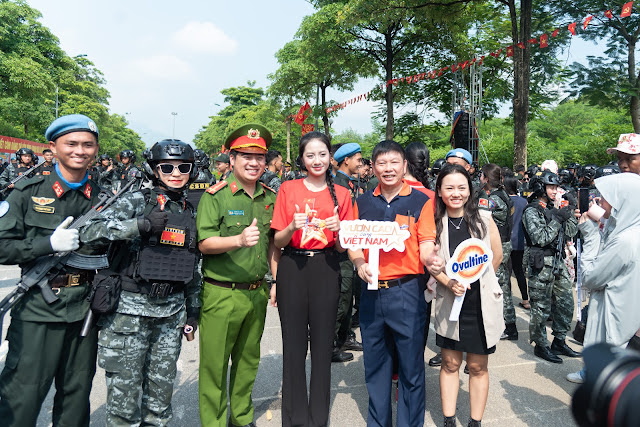 Tiếp sức không chỉ cho chiến sĩ, mà còn cho nụ cười trẻ thơ