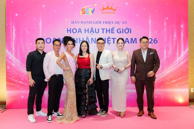 nu-hoang-du-lich-quoc-te-van-pham-tro-thanh-dai-su-hoa-hau-the-gioi-doanh-nhan-viet-nam-2026-tai-nuoc-ngoai 10